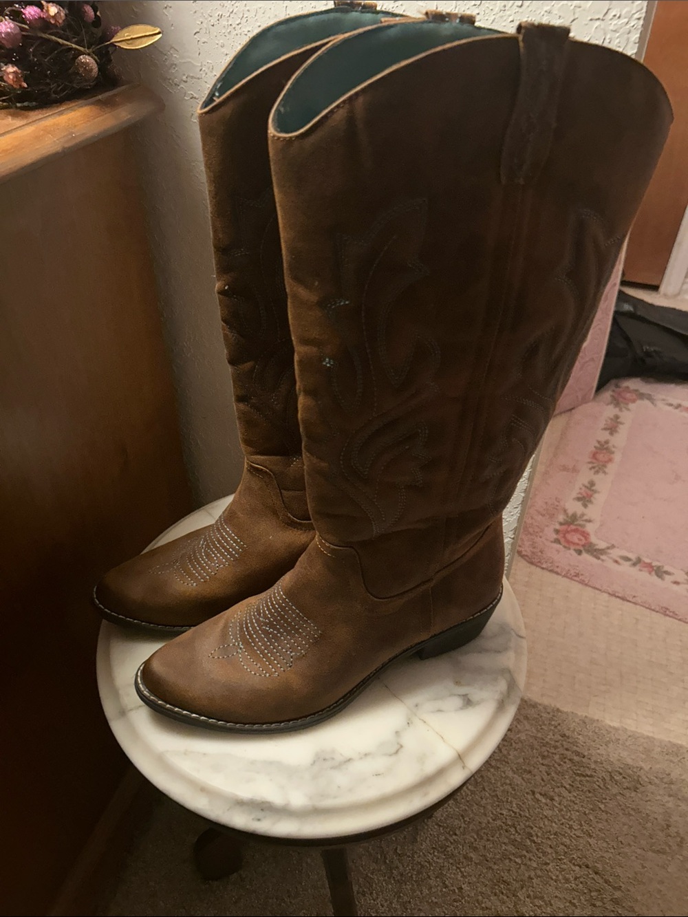 Classic Tall Women's Brown Suede Western Boots. 10. Great shape